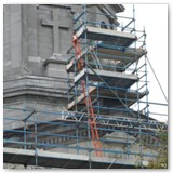 05 Scaffolding surrounds the Sacred Heart Statue at the top of the portico